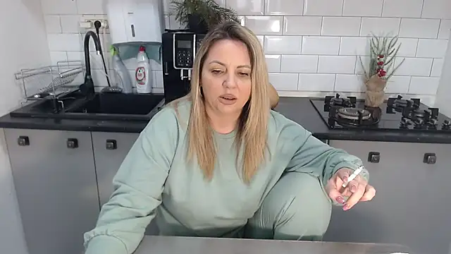 erikaerika online show from February 19, 2:44 pm