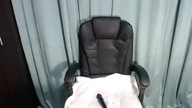 erikaerika online show from March 3, 11:55 am