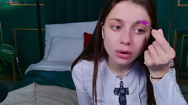 Eille Elfie online show from October 10, 4:44 am