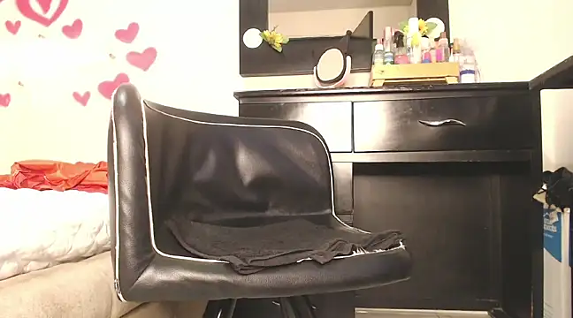 Snapshot of vittoriaromano chatting on December 3, 3:41 am vittoriaromano online show from December 3, 3:41 am