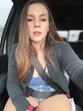 MaggyMayI online show from December 30, 5:13 pm