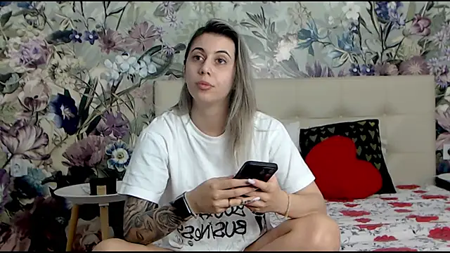 RoseDiamond06 online show from January 29, 6:28 pm