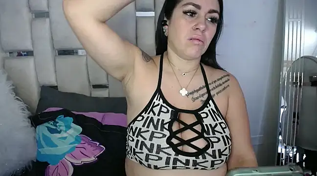 chelaqueen  online show from January 30, 9:36 pm