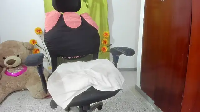 janelleritz online show from September 30, 8:52 am