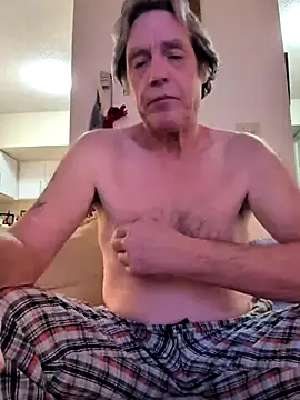 Snapshot of Smallpeniss69 chatting on December 21, 9:16 am Smallpeniss69 online show from December 21, 9:16 am