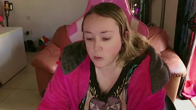 kisicaxx online show from January 31, 1:56 pm