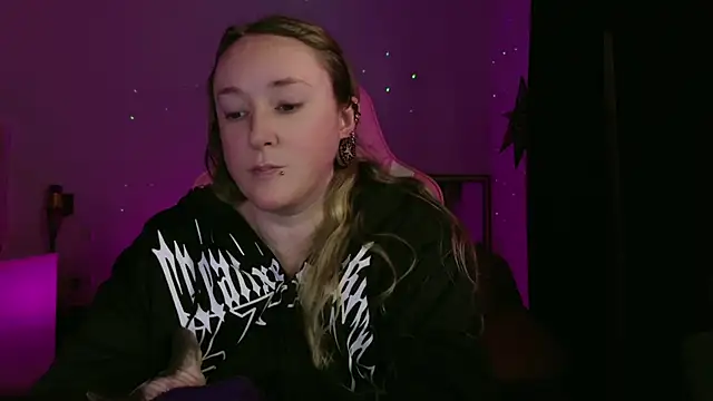 kisicaxx online show from February 4, 6:27 pm