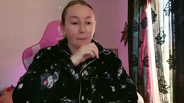 kisicaxx online show from February 6, 11:43 am