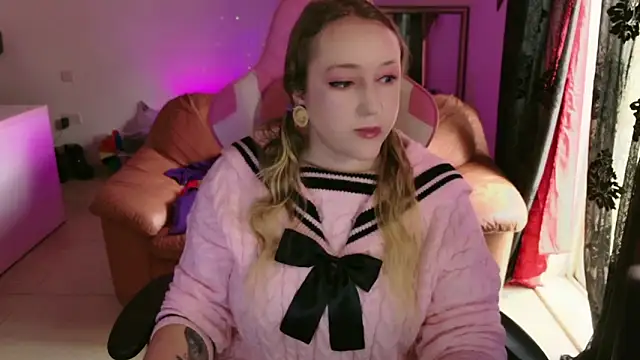 kisicaxx online show from February 7, 9:47 am