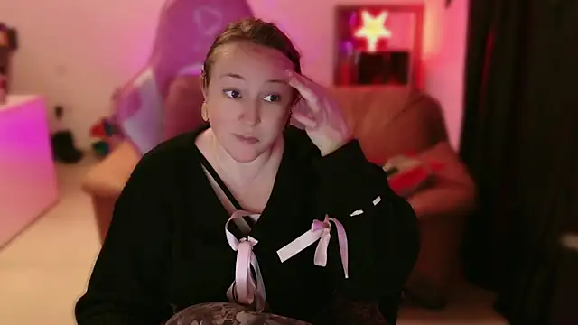 kisicaxx online show from March 4, 6:29 pm