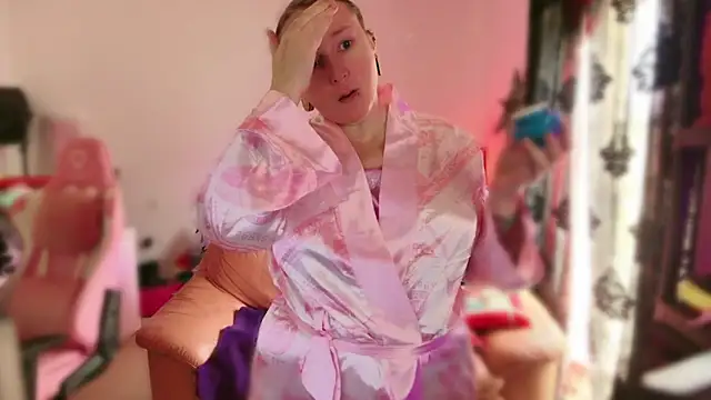 kisicaxx online show from March 10, 9:43 am