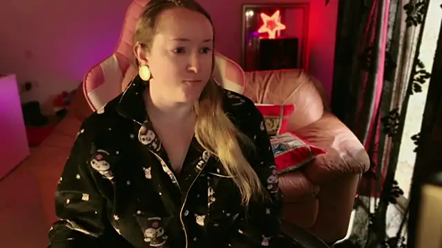 kisicaxx online show from March 18, 2:04 pm