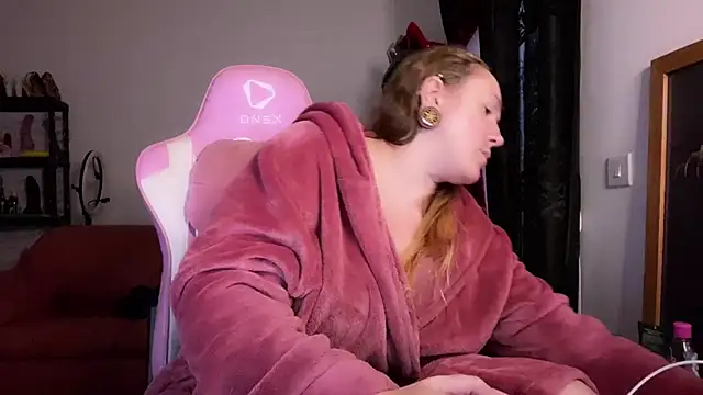 kisicaxx online show from November 8, 4:07 pm