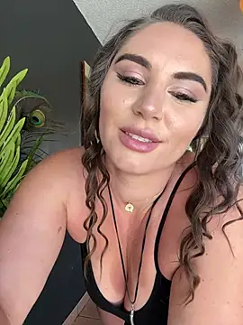 lovely beast online show from March 12, 4:35 pm