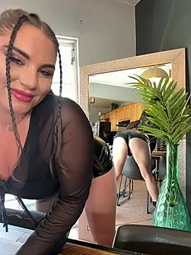 lovely beast online show from March 19, 4:45 pm