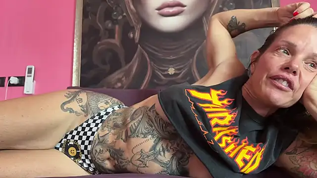 mommyselenafit  online show from September 29, 1:22 am