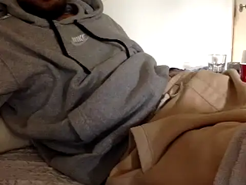 Snapshot of BADGUY2021 chatting on December 7, 7:05 am BADGUY2021 online show from December 7, 7:05 am