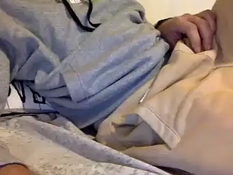 Snapshot of BADGUY2021 chatting on December 20, 9:21 am BADGUY2021 online show from December 20, 9:21 am