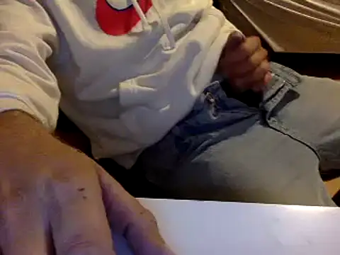 Snapshot of BADGUY2021 chatting on January 12, 5:44 pm BADGUY2021 online show from January 12, 5:44 pm