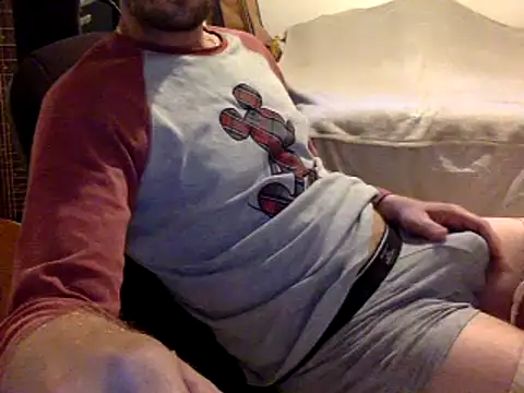 Snapshot of BADGUY2021 chatting on February 7, 2:47 pm BADGUY2021 online show from February 7, 2:47 pm