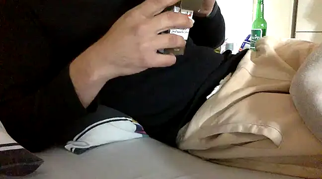 Snapshot of BADGUY2021 chatting on March 22, 6:11 am BADGUY2021 online show from March 22, 6:11 am