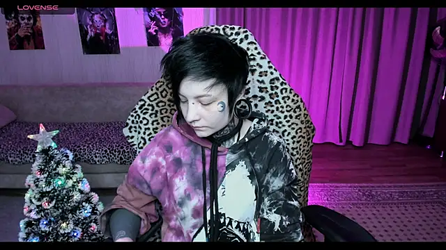 acid trip1l online show from December 18, 7:19 pm