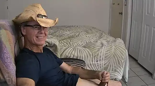 nakeedcowboi65 online show from February 5, 6:37 pm