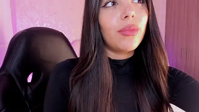 Snapshot of salome__11 chatting on February 18, 2:27 am salome 11 online show from February 18, 2:27 am