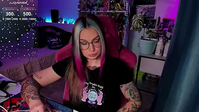 Snapshot of ChloeKohaku chatting on February 11, 3:18 am ChloeKohaku online show from February 11, 3:18 am