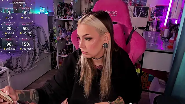 Snapshot of ChloeKohaku chatting on September 23, 6:38 am ChloeKohaku online show from September 23, 6:38 am