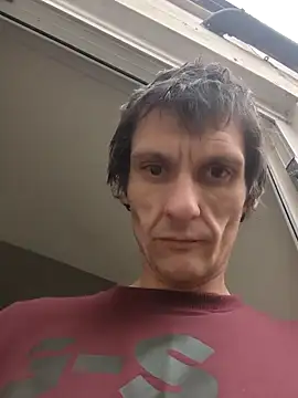 Snapshot of maciej chatting on December 18, 12:18 pm maciej online show from December 18, 12:18 pm