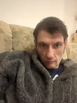 Snapshot of maciej chatting on February 12, 10:48 pm maciej online show from February 12, 10:48 pm