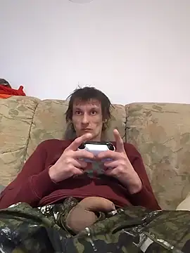 Snapshot of maciej chatting on February 17, 10:36 pm maciej online show from February 17, 10:36 pm