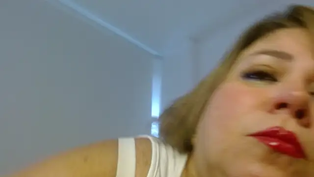 Snapshot of bella_savati chatting on January 9, 6:26 pm bella savati online show from January 9, 6:26 pm
