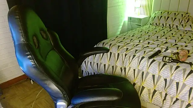 Snapshot of bella_savati chatting on February 9, 3:53 am bella savati online show from February 9, 3:53 am