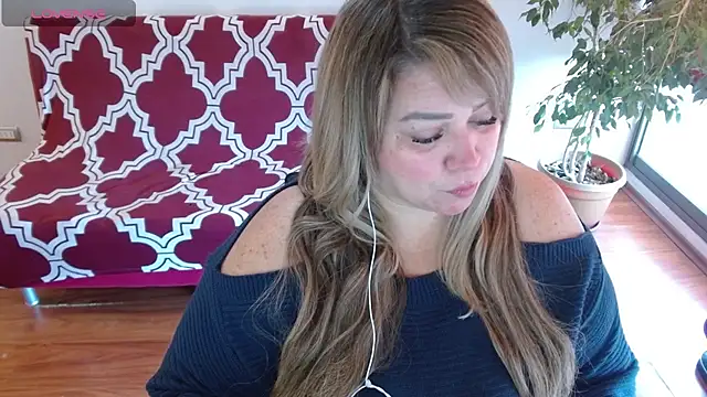 Snapshot of bella_savati chatting on March 11, 4:51 pm bella savati online show from March 11, 4:51 pm