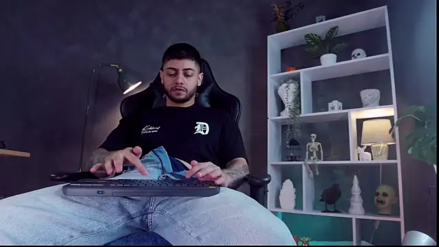 alessandro duty online show from October 18, 4:08 pm