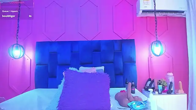 chantall1375 online show from September 27, 11:48 am