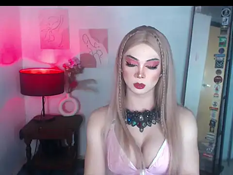 Snapshot of MagneticBeauty chatting on October 25, 3:29 pm MagneticBeauty online show from October 25, 3:29 pm