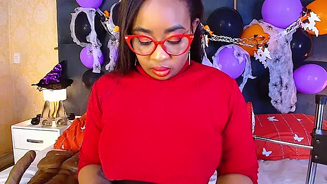 CaseyMoon online show from October 28, 12:41 pm