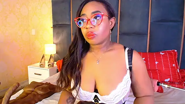 CaseyMoon online show from November 16, 12:33 pm