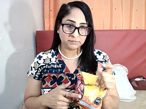 Indiankushy online show from February 18, 4:37 pm