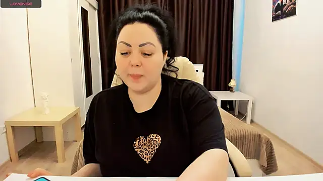 Snapshot of Nina_Hopper chatting on January 31, 12:07 pm Nina Hopper online show from January 31, 12:07 pm