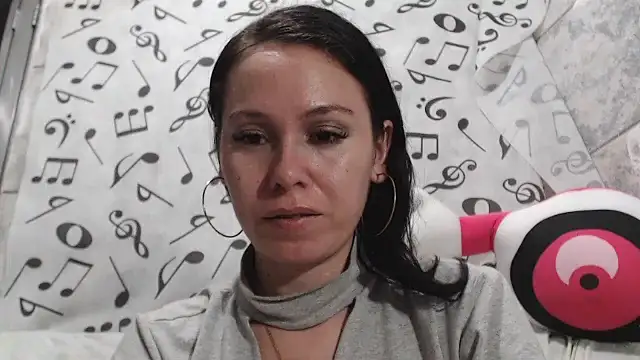 Snapshot of Venusluxodomme chatting on December 2, 3:26 am Venusluxodomme online show from December 2, 3:26 am