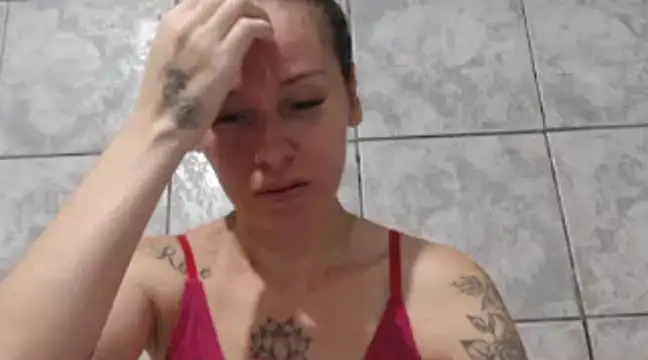 Snapshot of Venusluxodomme chatting on January 17, 3:23 am Venusluxodomme online show from January 17, 3:23 am