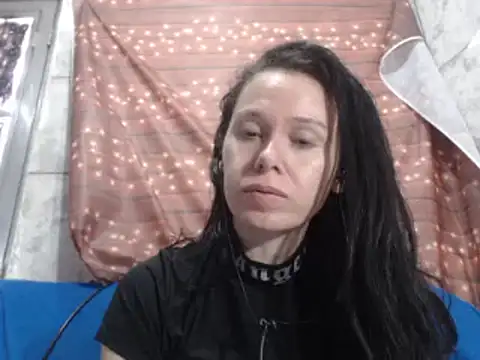 Snapshot of Venusluxodomme chatting on October 3, 2:47 pm Venusluxodomme online show from October 3, 2:47 pm