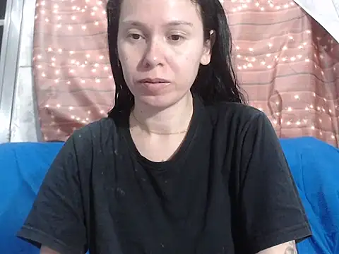 Snapshot of Venusluxodomme chatting on October 8, 5:27 am Venusluxodomme online show from October 8, 5:27 am