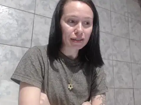 Snapshot of Venusluxodomme chatting on November 13, 4:44 am Venusluxodomme online show from November 13, 4:44 am