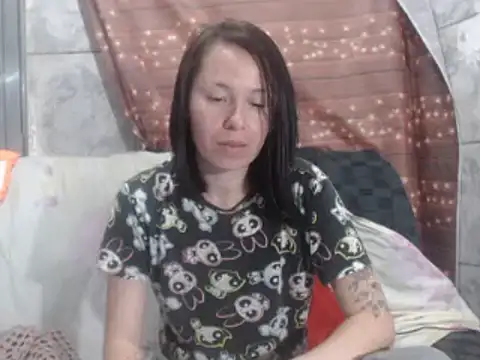 Snapshot of Venusluxodomme chatting on December 2, 3:56 am Venusluxodomme online show from December 2, 3:56 am