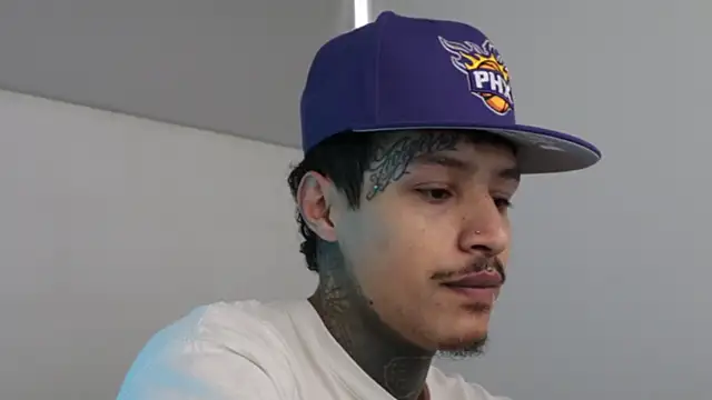 Snapshot of trieone chatting on December 18, 2:38 pm trieone online show from December 18, 2:38 pm